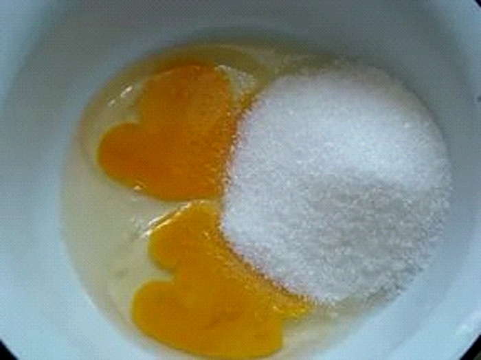 взбить яйца