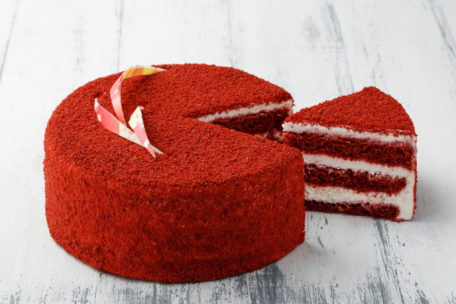 Традиционный рецепт красивого десерта «Красный бархат»