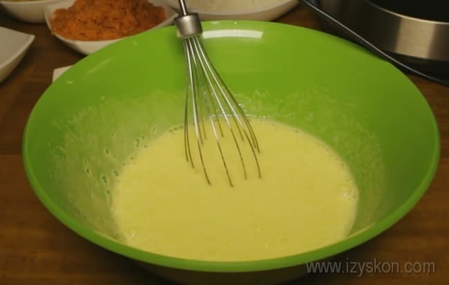 Этот рецепт с фото поможет вам приготовить вкуснейший морковный торт в мультиварке.