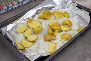 Скумбрия с картошкой в фольге в духовке