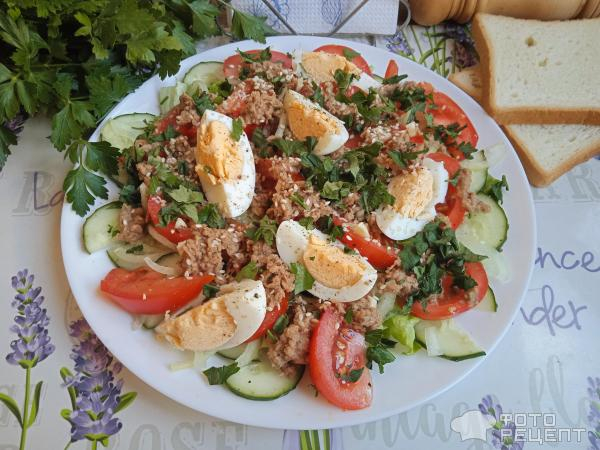 Рецепт: Салат с тунцом — и яйцом